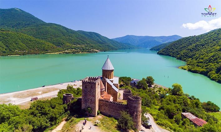 Ananuri-topviettravel