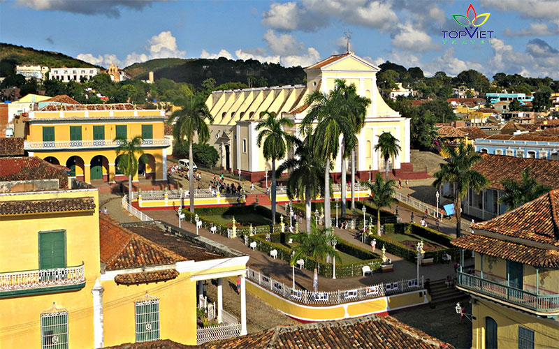 Plaza-Mayor-Trinidad-cuba-top-viet-travel