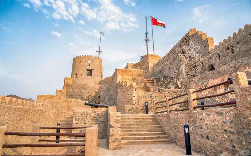 Muttrah-Fort-oman-top-viet-travel
