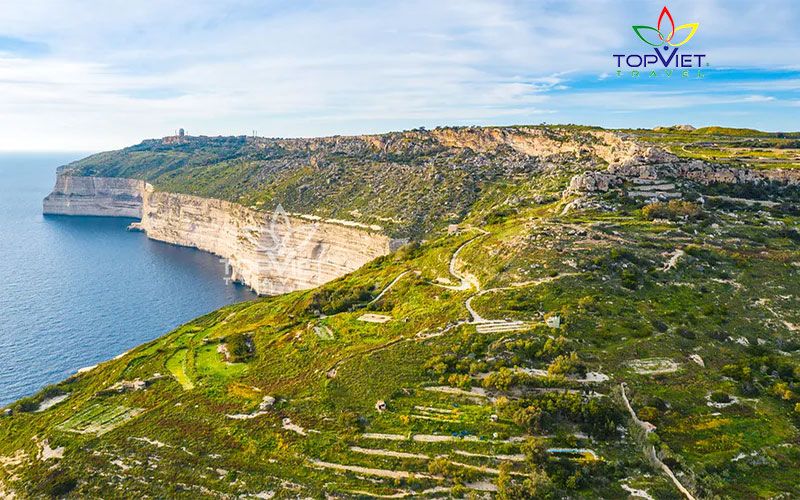 Dingli-Cliffs-top-viet-travel