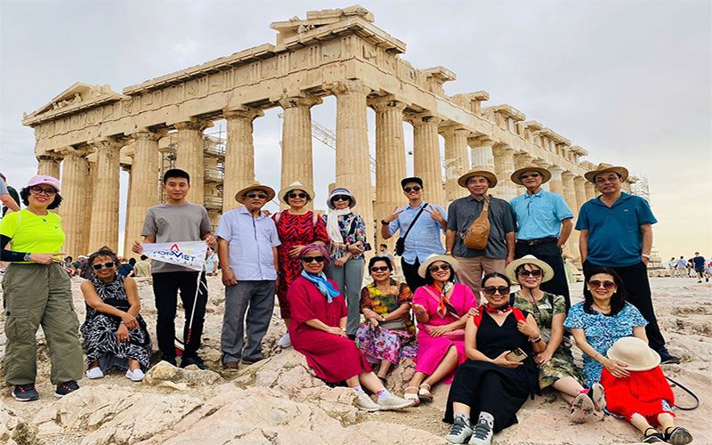 athens-huy-lap-top-viet-travel