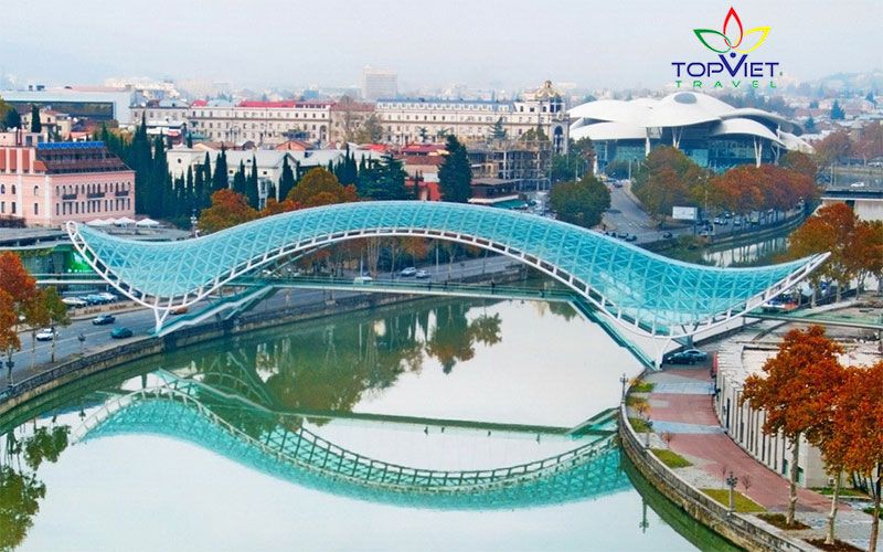 cau-kinh-Tbilisi-top-viet-travel