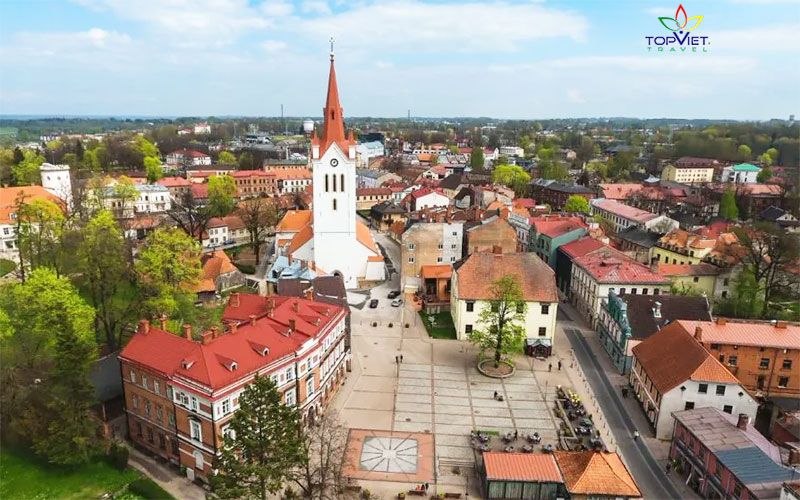 Cēsis-latvia-top-viet-travel