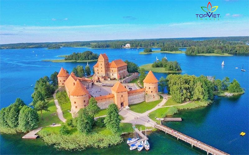 Trakai-Lithuania-top-viet-travel