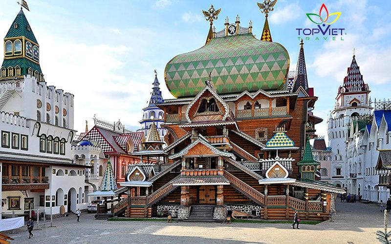 Kremlin-Izmailovo-top-viet-travel