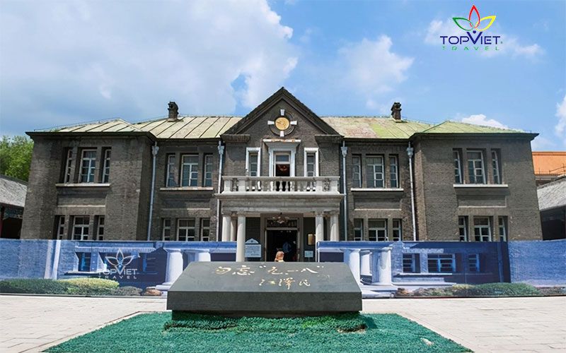 cung-dien-man-chau-trung-quoc-top-viet-travel