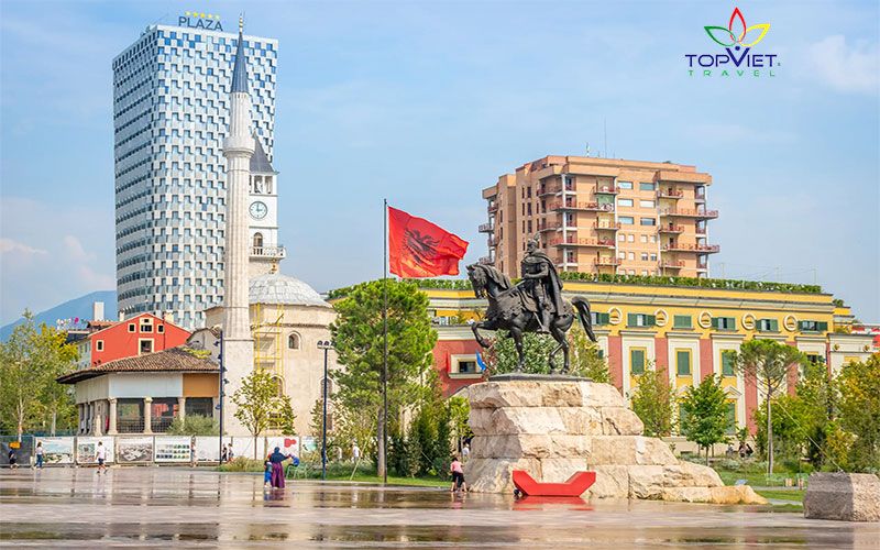 quang-truong-Skanderbeg-Albania-top-viet-travel